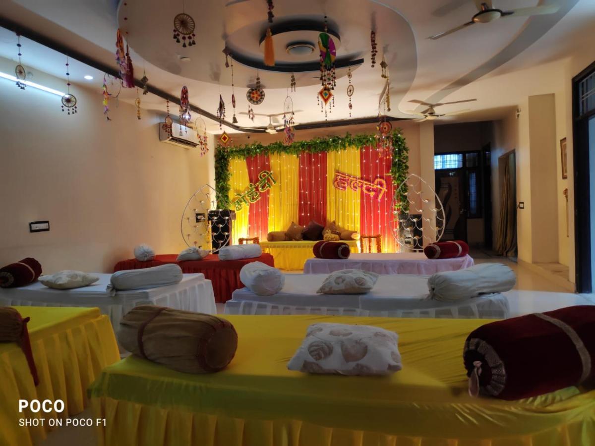 Surabhi Garden Inn Lakhnaú Exteriér fotografie